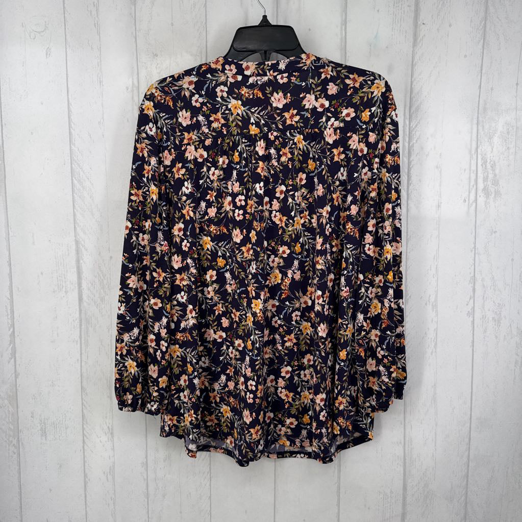 XL flo print v-neck l/s top