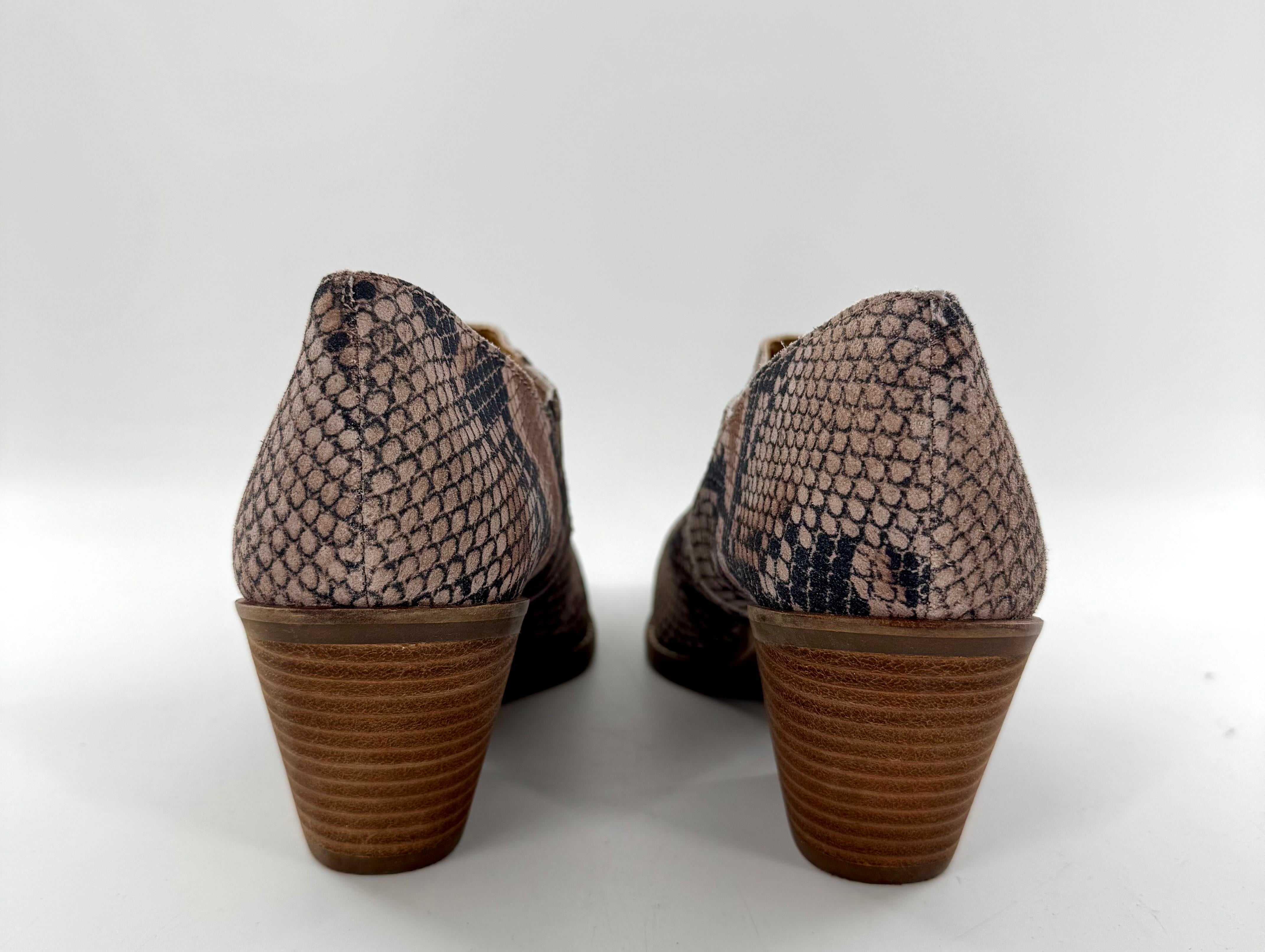 9.5 leather snakeskin print bootie