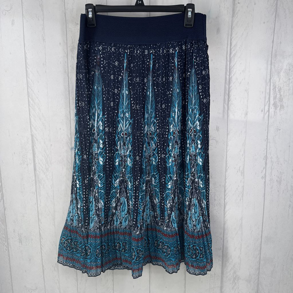 L pull on pleated skirt