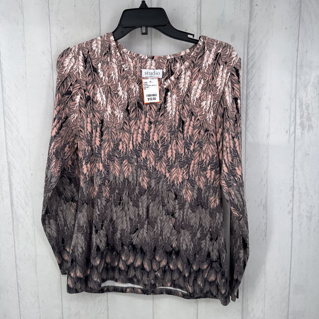 XS feather print v-neck l/s tee