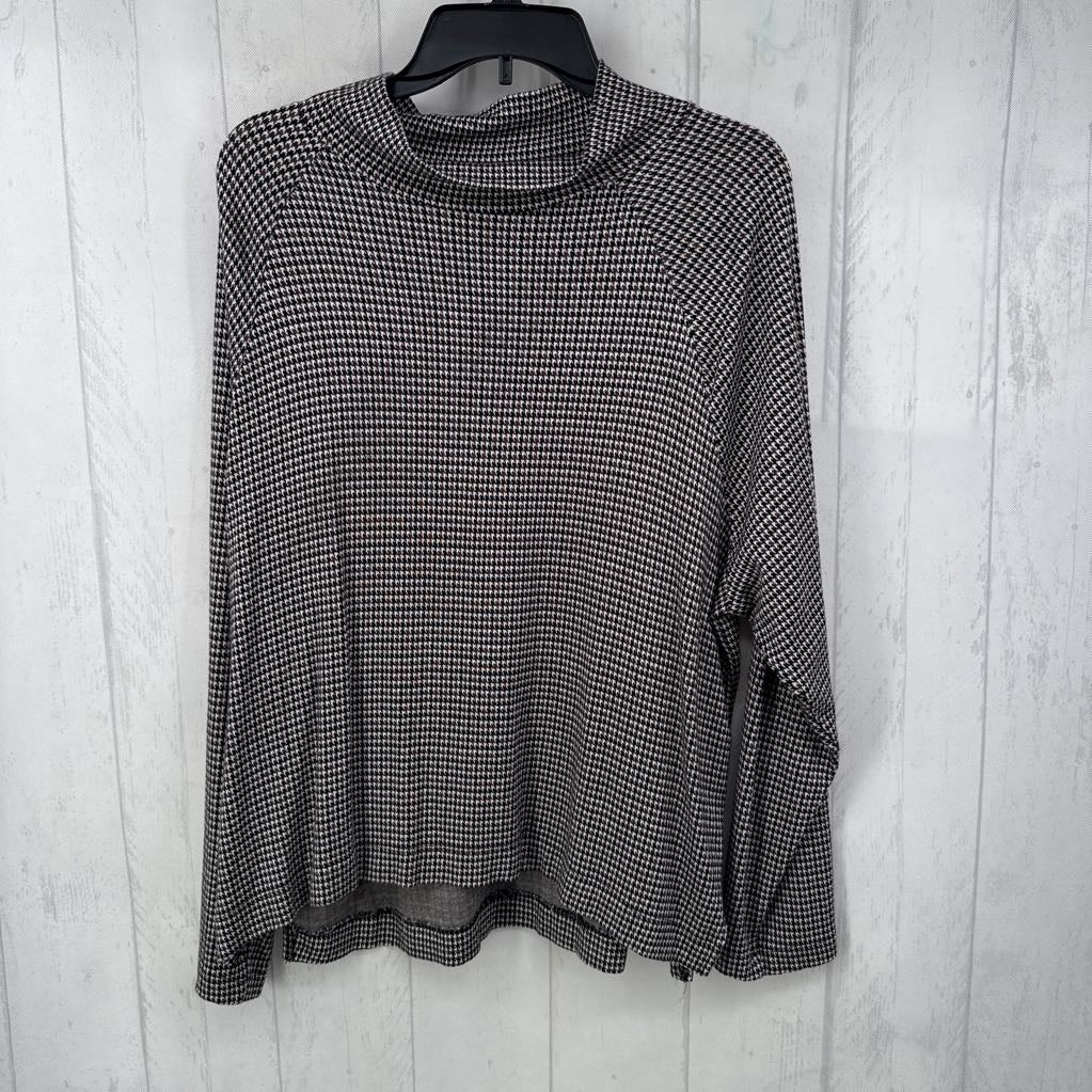 XL houndstooth print mock neck l/s top