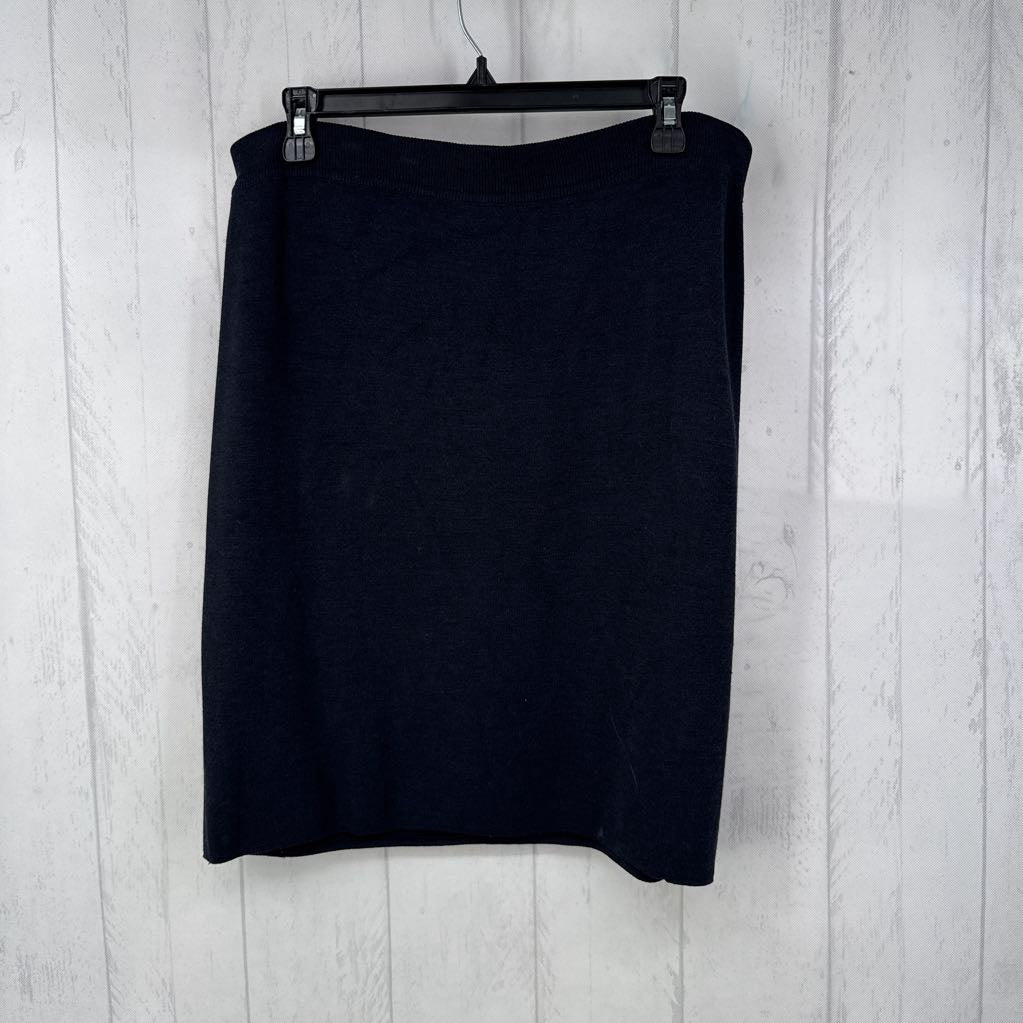 XL pull-on knit skirt