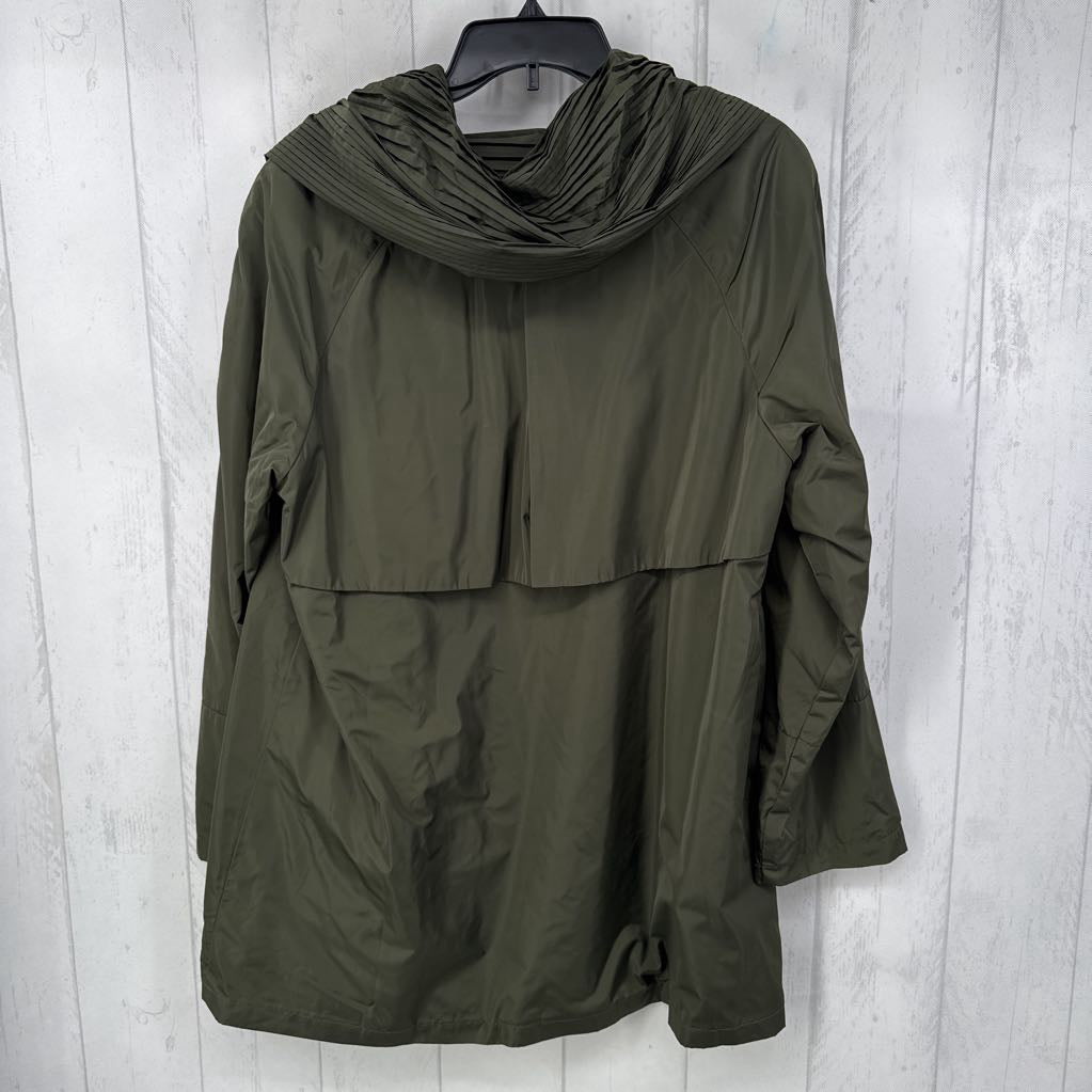 M nylon jacket w/ pleated hood