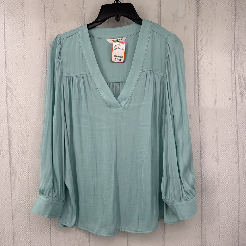 M silky v-neck 3/4 slv top
