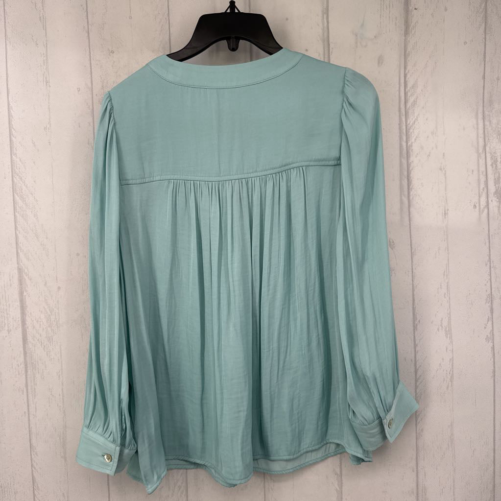 M silky v-neck 3/4 slv top