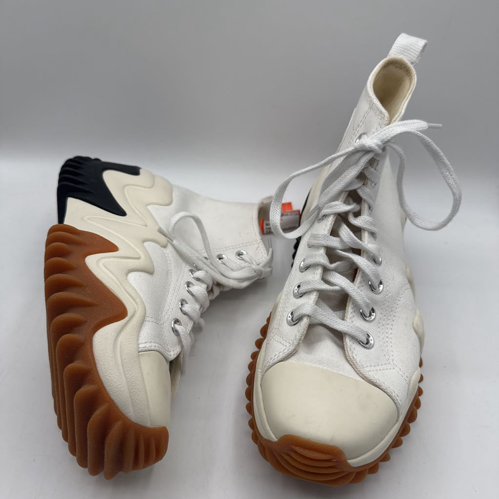 8.5 platform lace-up sneaker