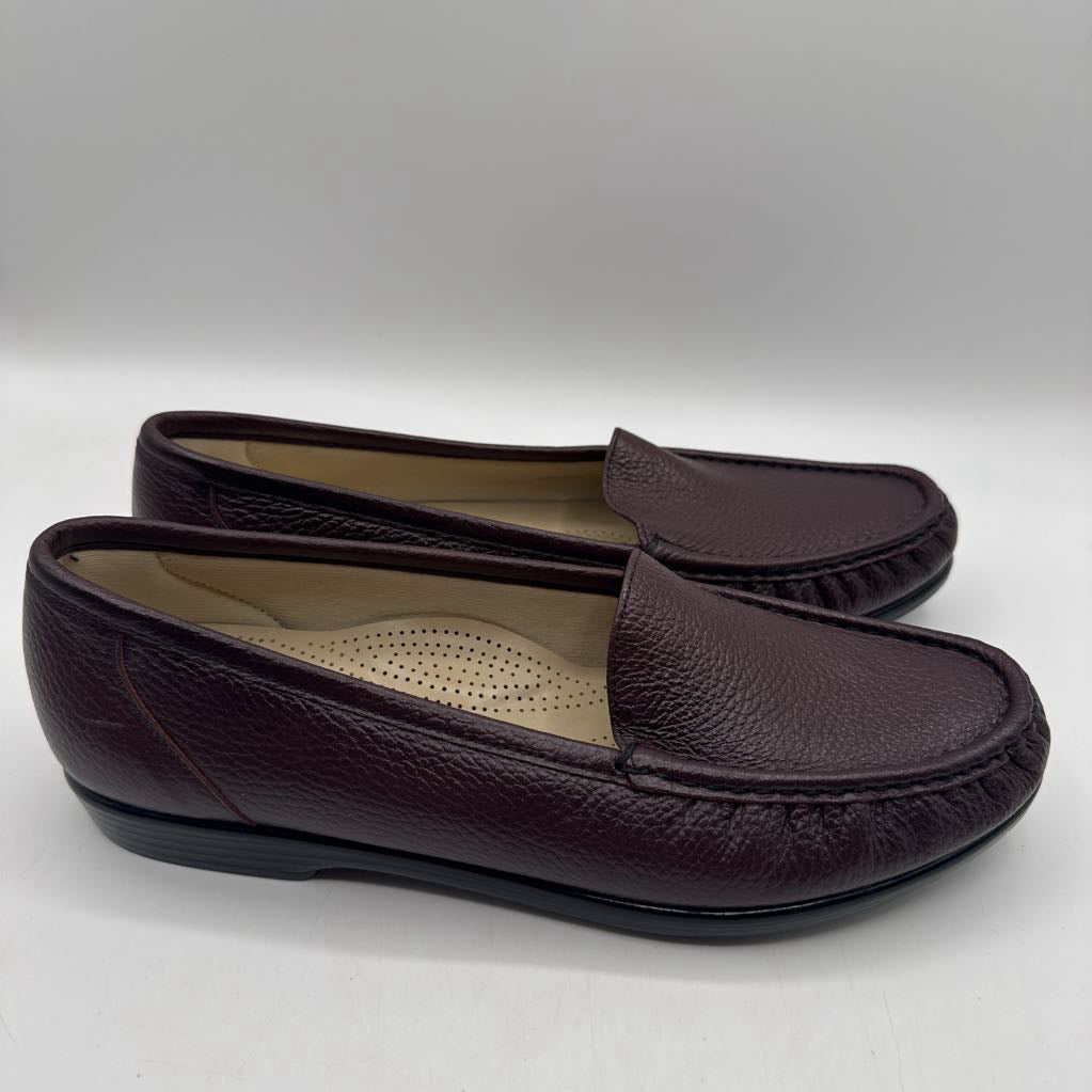11 leather loafer