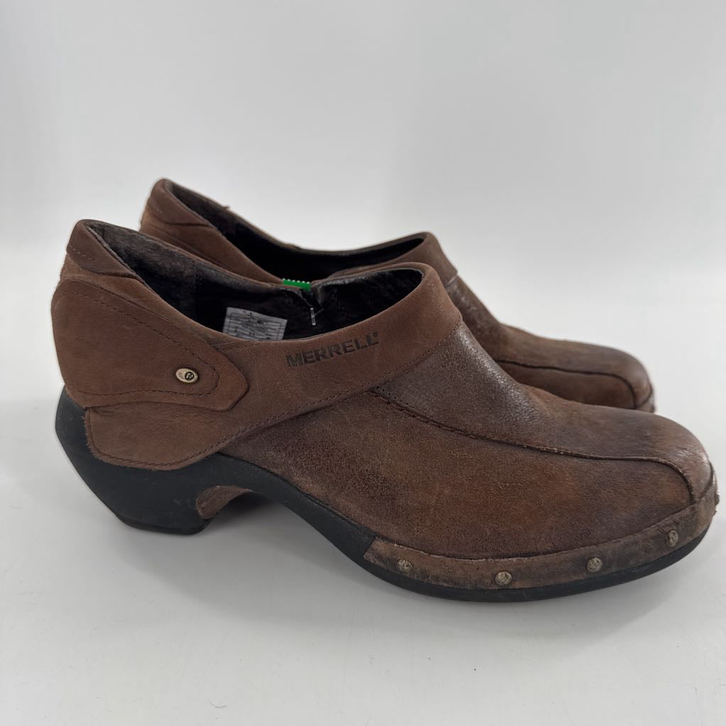 9 leather clogs
