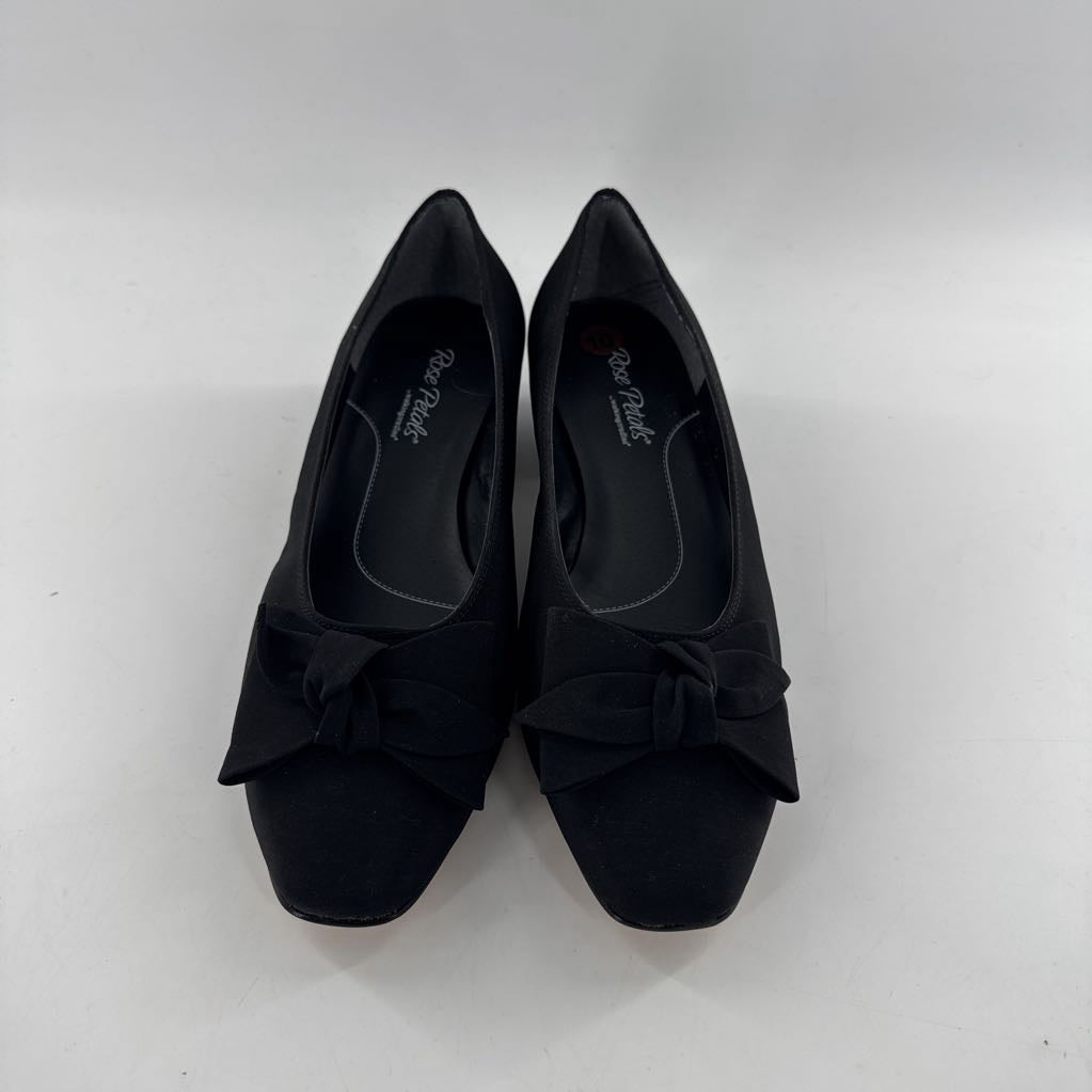 10W low heel bow pumps