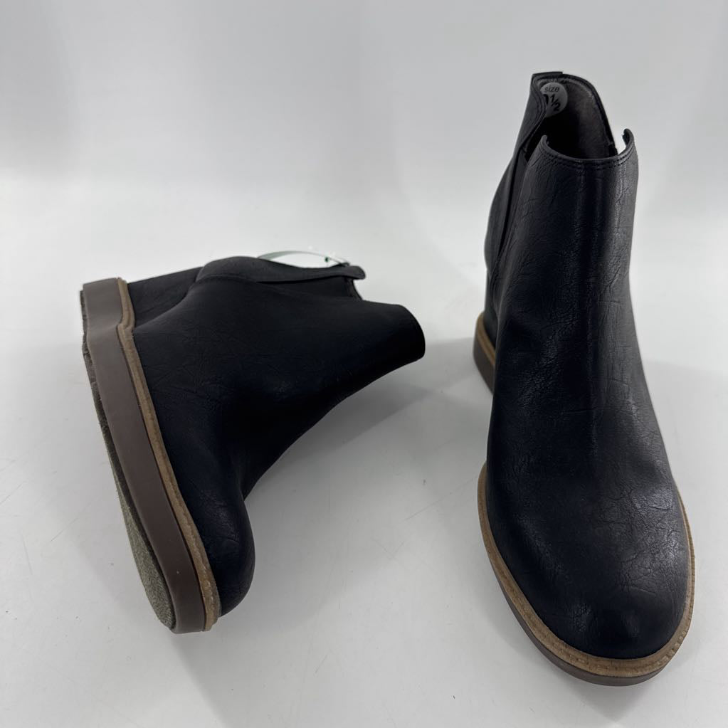 9.5 slip-on wedge heel boot