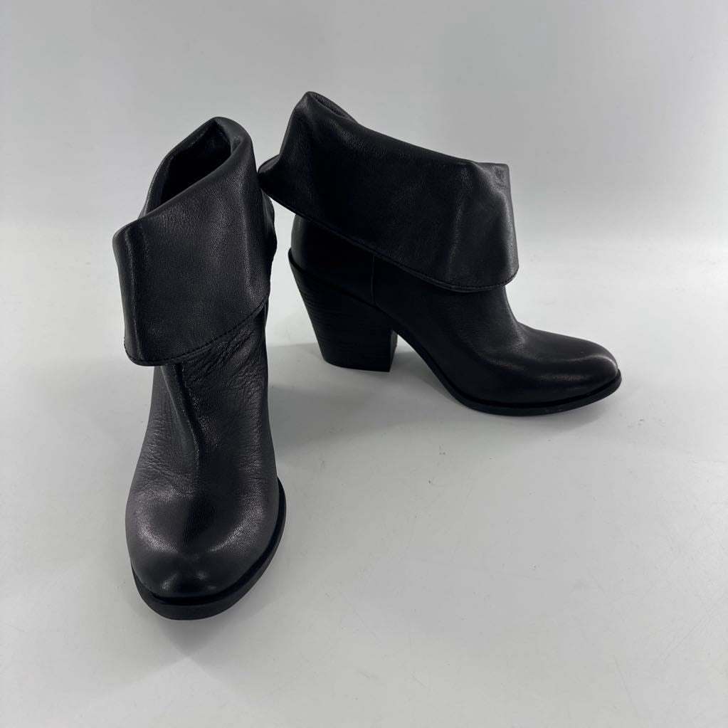 R104 7.5 leather cuffed ankle boot