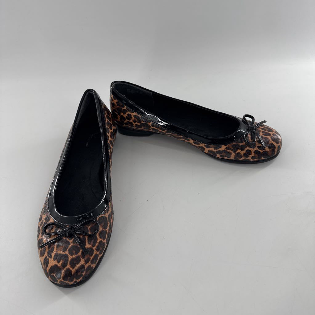 9.5 animal print flats