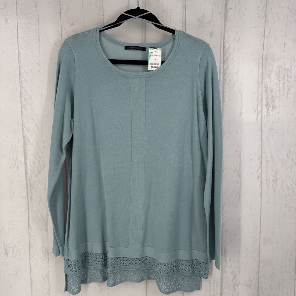 R99 1X crochet trim l/s top