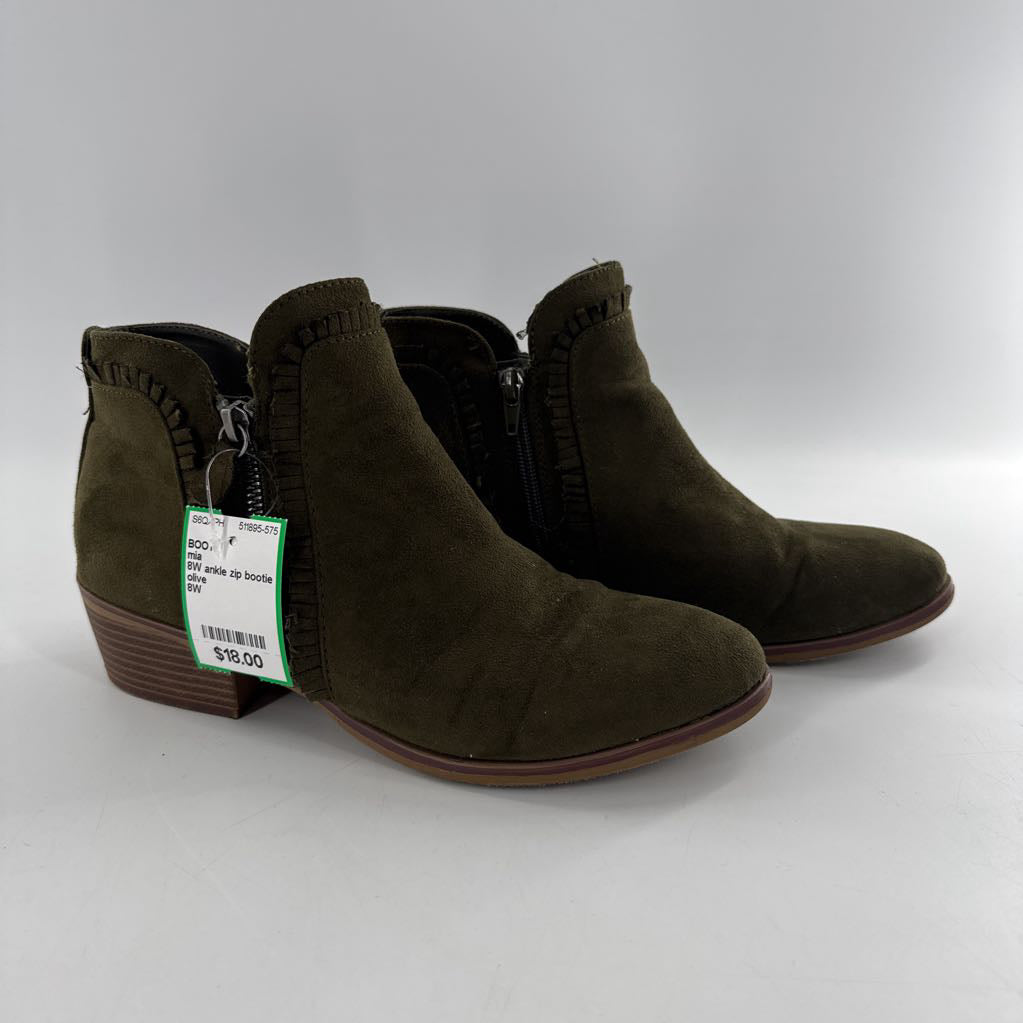 8W ankle zip bootie
