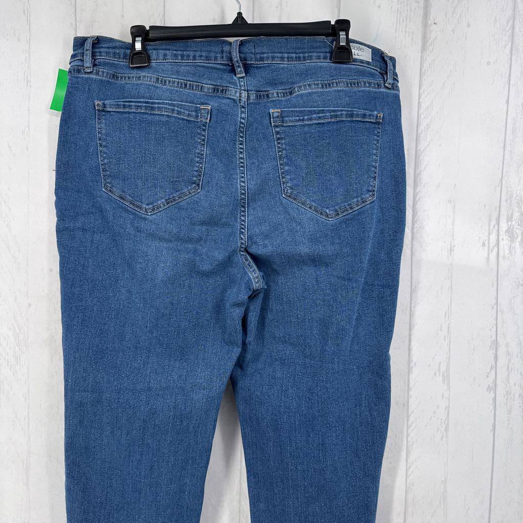 16P button detail crop jeans