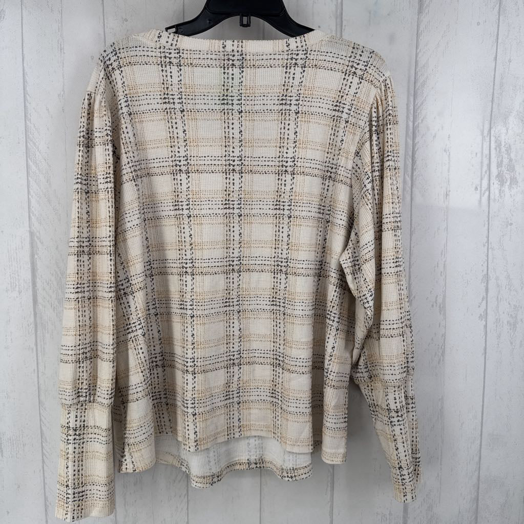 2X checkered v-neck l/s top