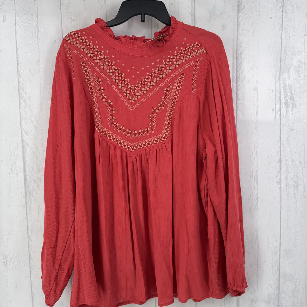 2X embroidered l/s top