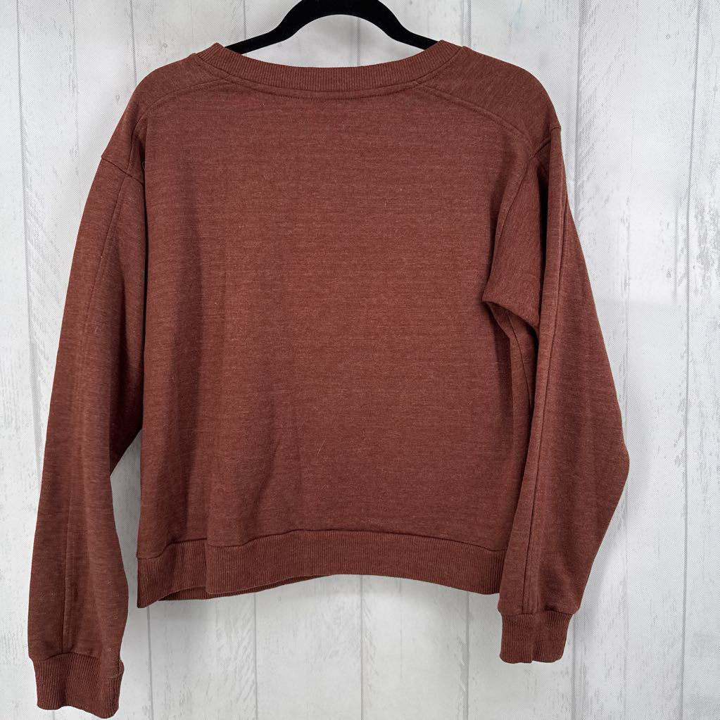 L crewneck sweatshirt