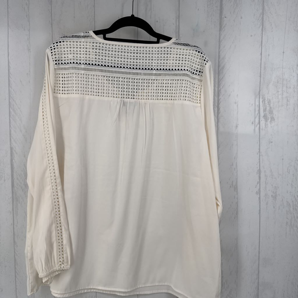 XXL crochet top notch neck l/s top