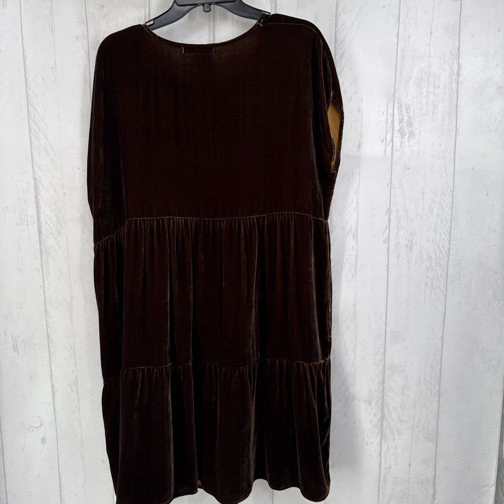 R259 L velvet dress