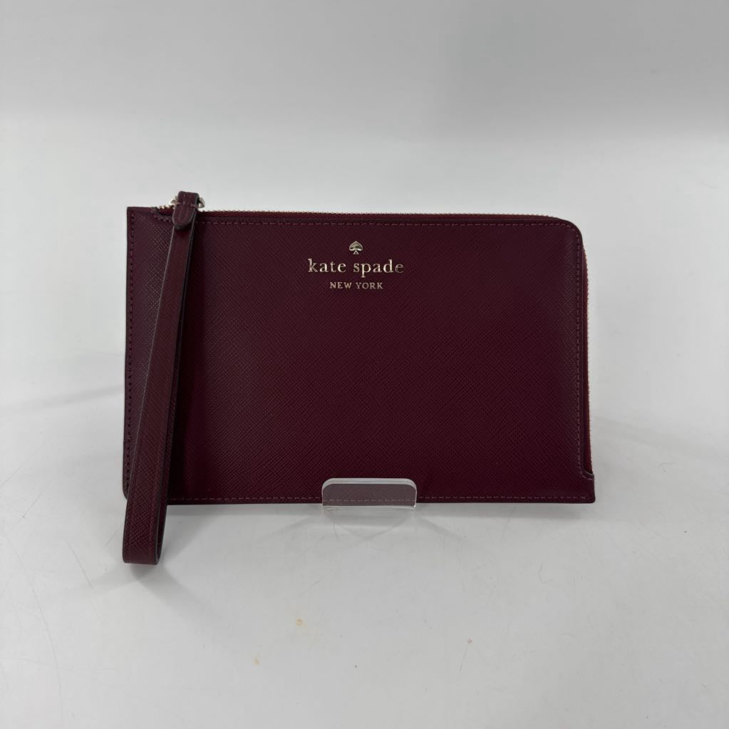 R139 zip around saffiano wristlet