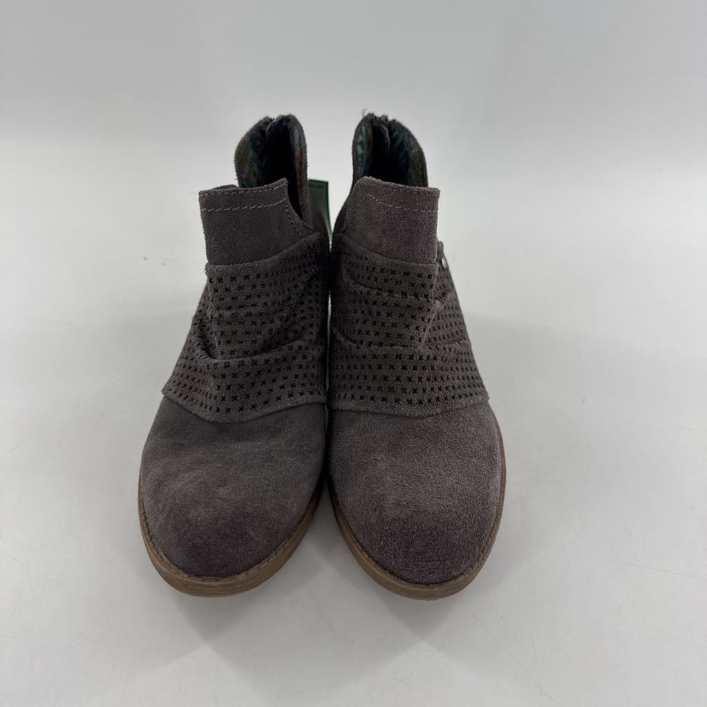 8 leather ankle boot