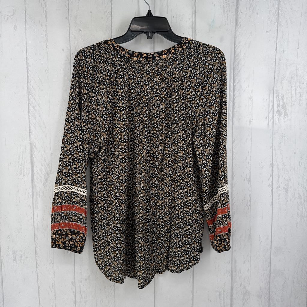 M printed tassel tie l/s top