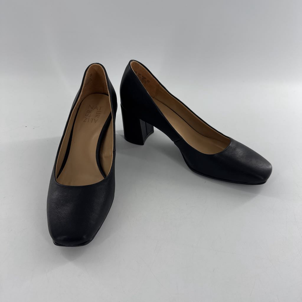 8 square toe block heel pumps