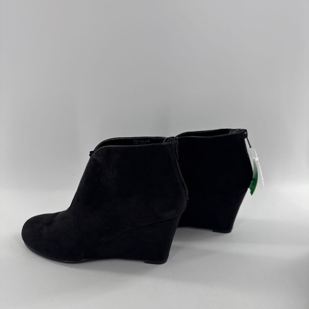6.5 wedge back zip ankle booties