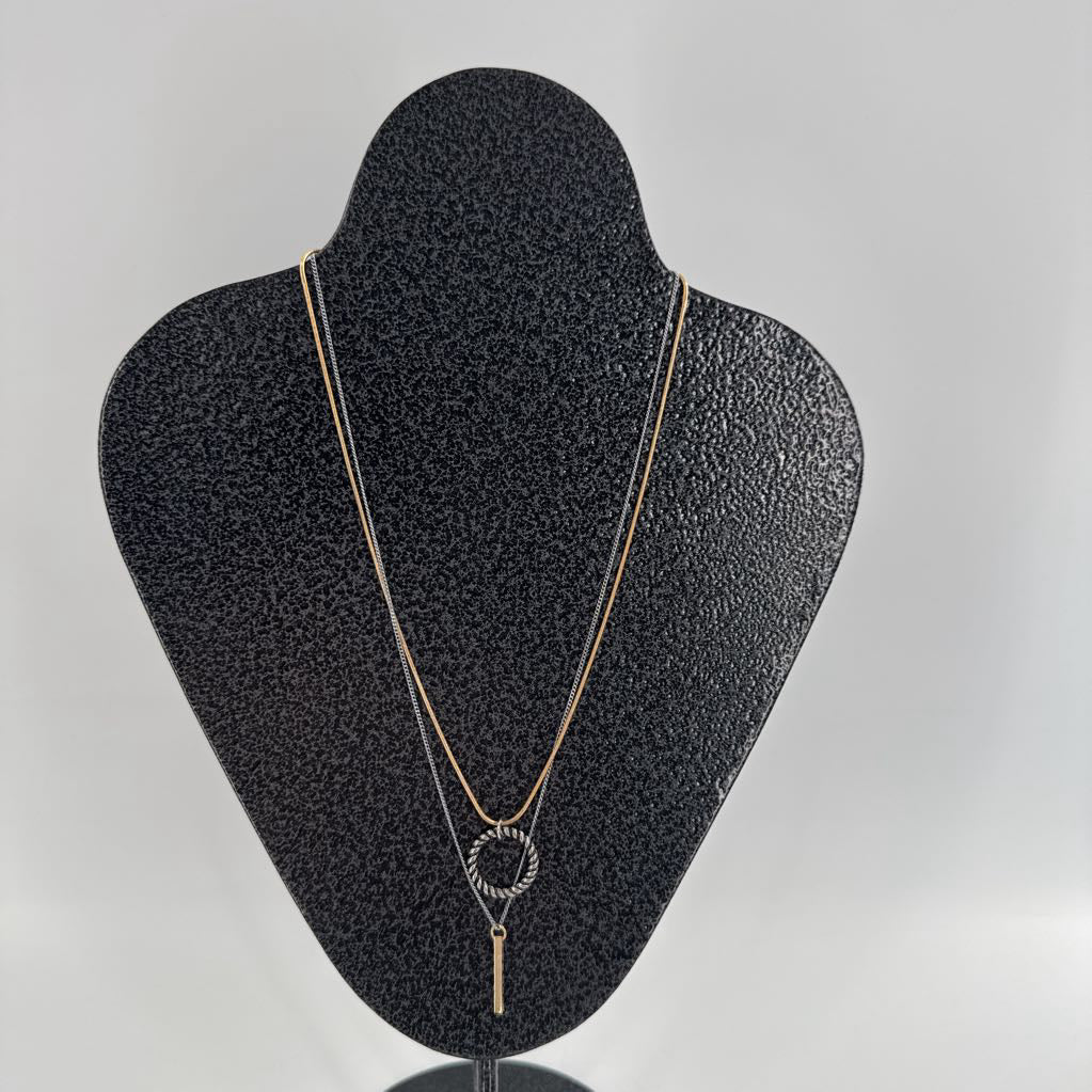 10" mixed metals circle pendant necklace