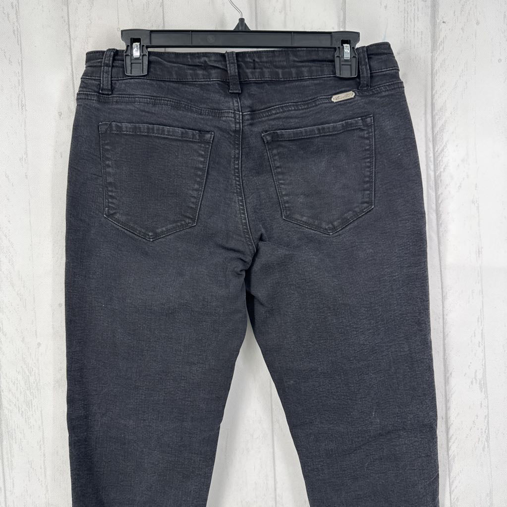 11 frayed hem skinny jean
