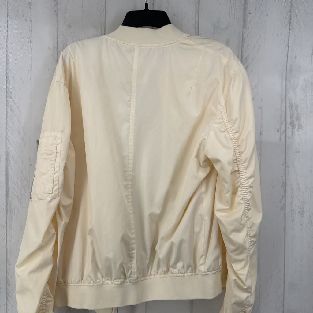 L zip-up nylon jacket