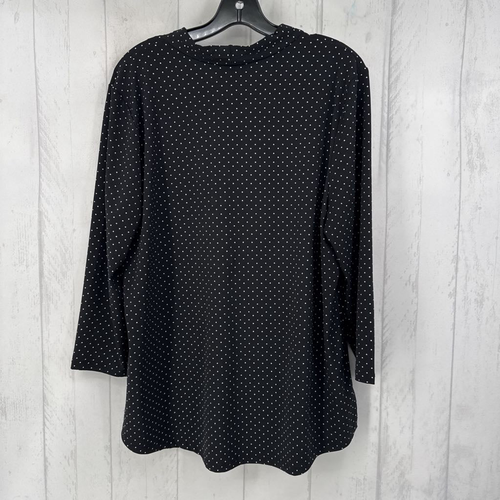 XL v-neck polka dot 3/4 slv top