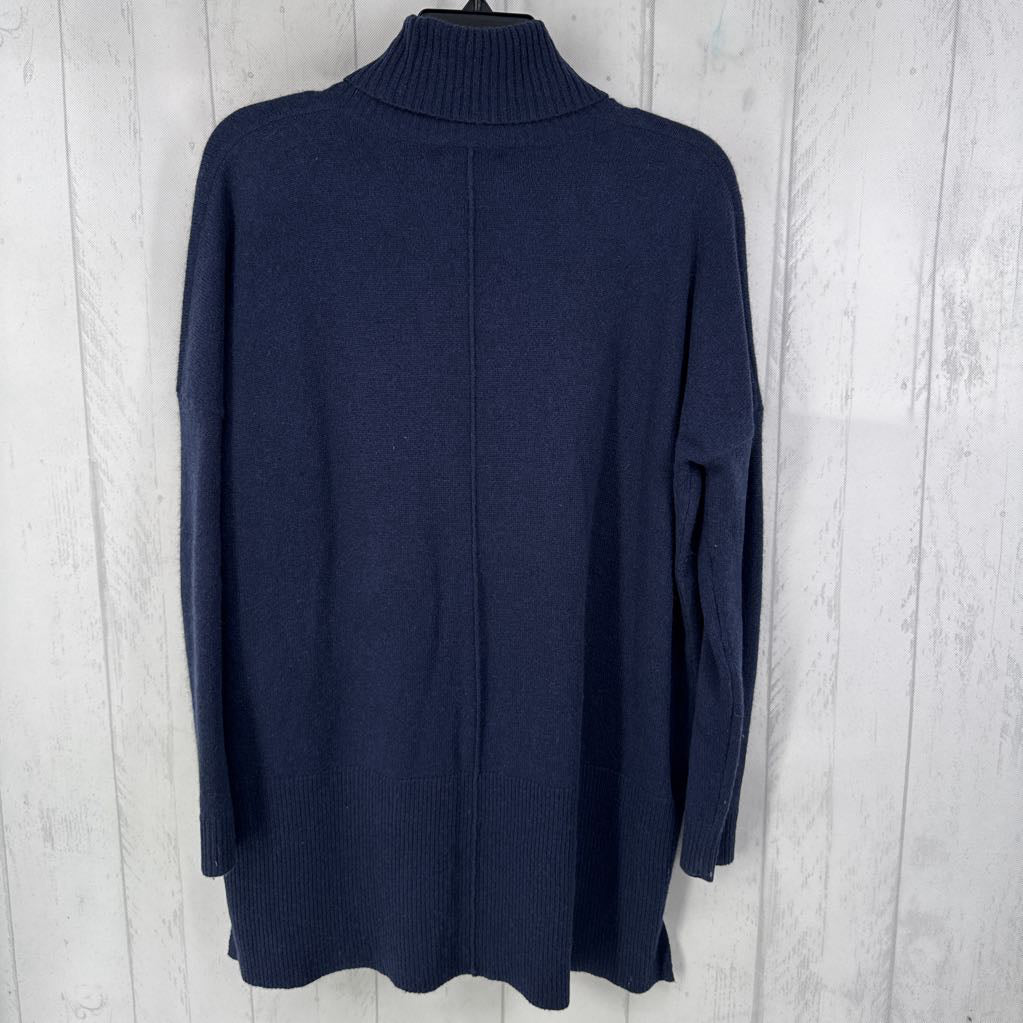 S t-neck hi-lo sweater