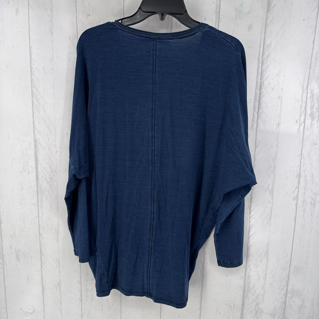 XS v-neck dolman slv top