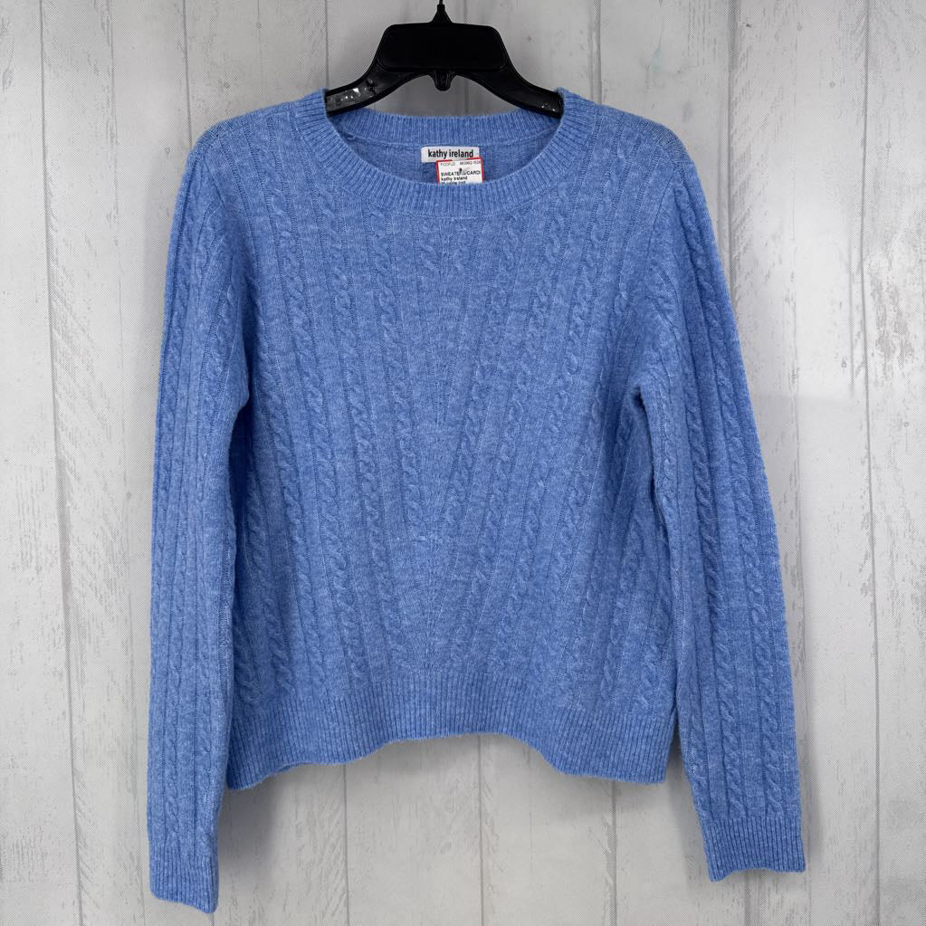 M cable knit sweater