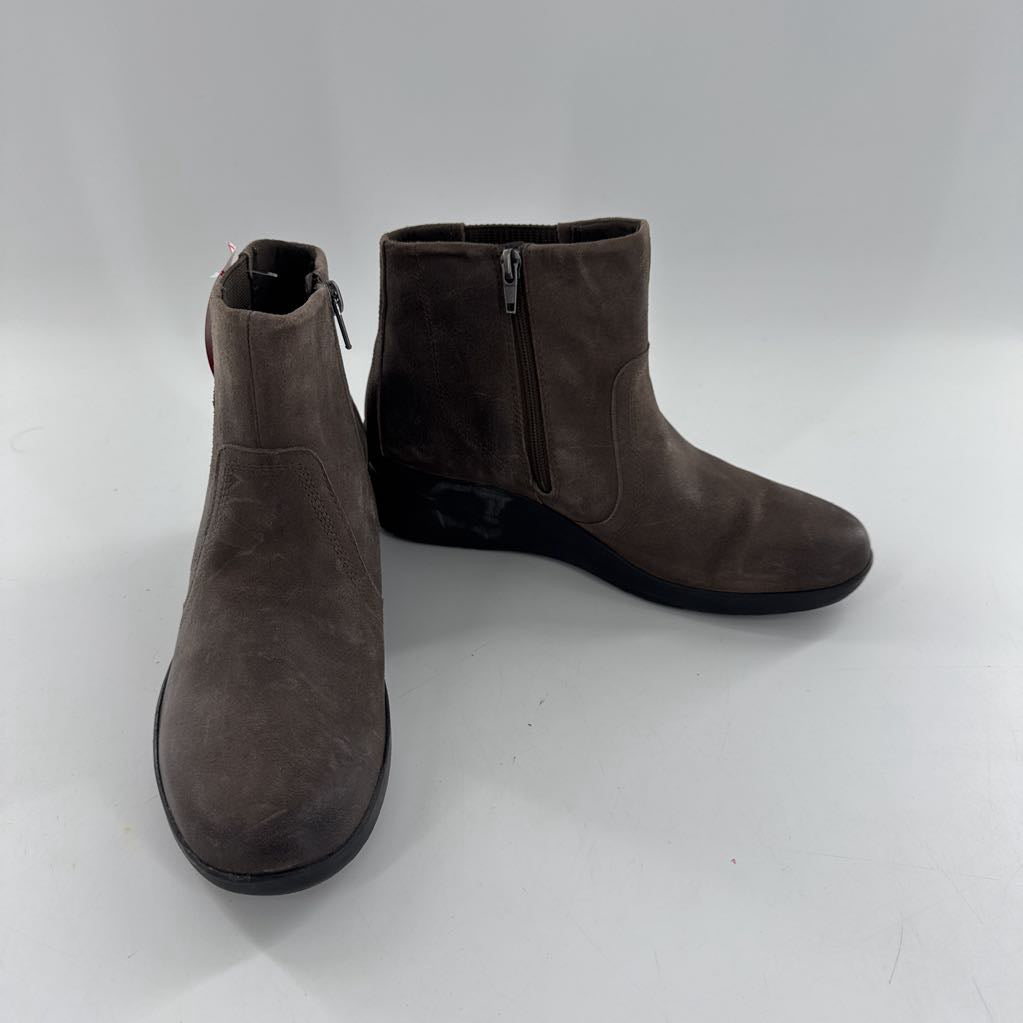 7.5 wedge heel ankle boot
