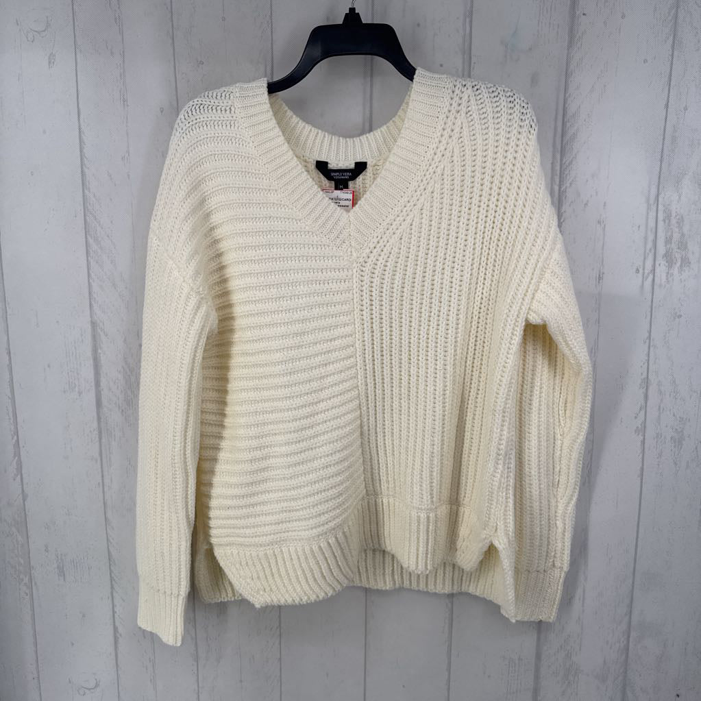 M v-neck sweater