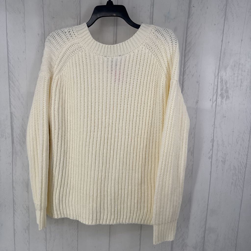 M v-neck sweater