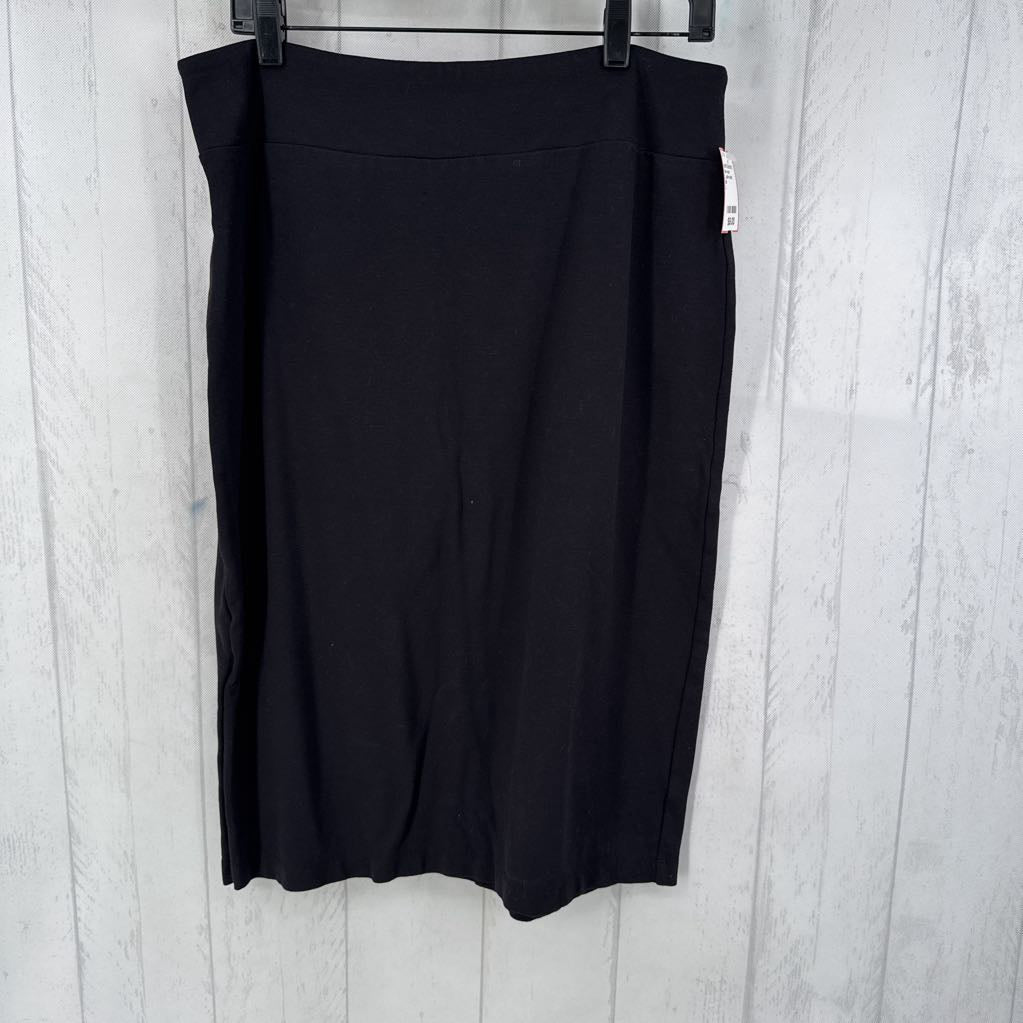 L pull-on skirt