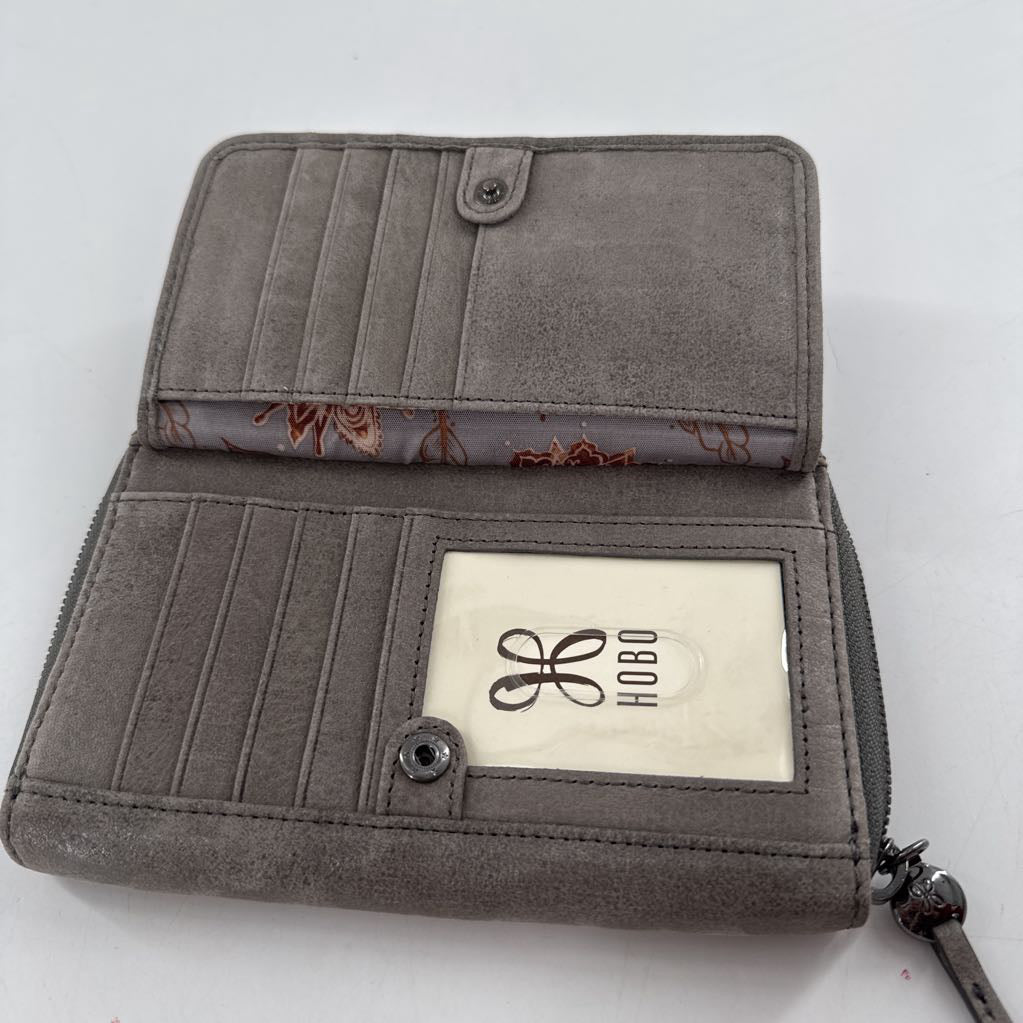 bi-fold zip around wallet/wristlet