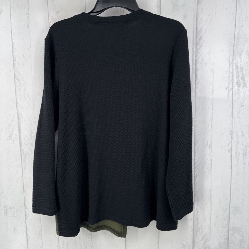 12 textured colorblock l/s top