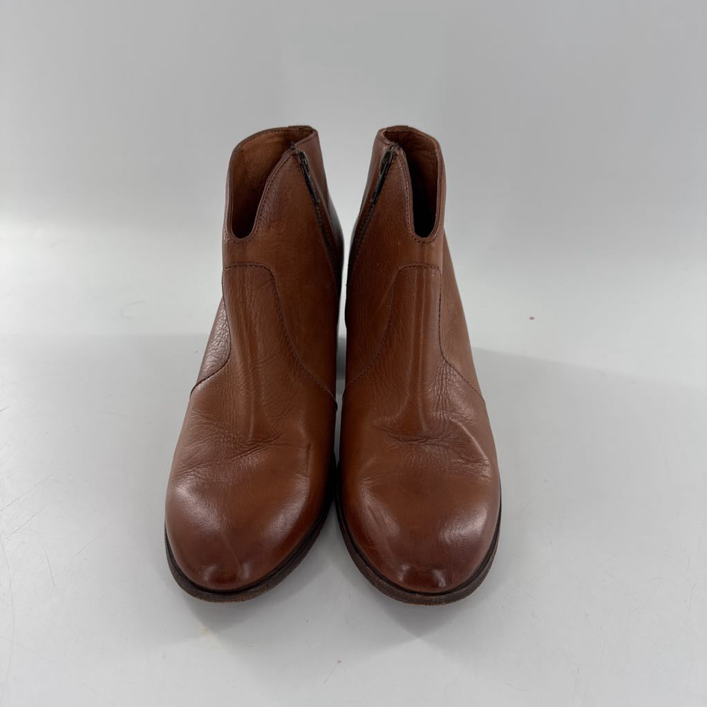 10 leather ankle boot