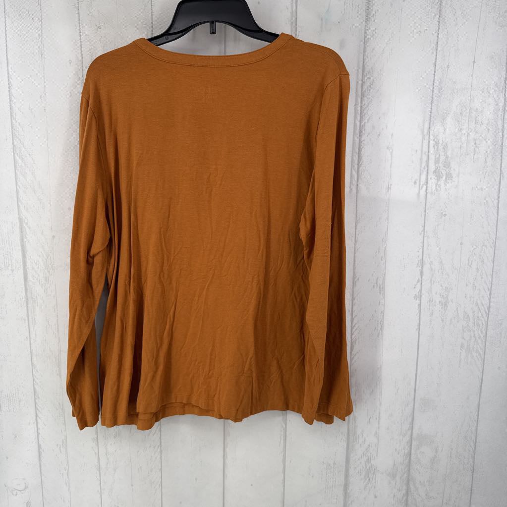 XL notch neck l/s top