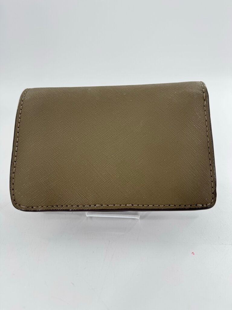bi-fold wallet