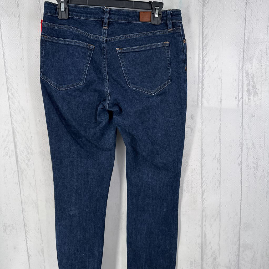 6 mid-rise slim leg jean