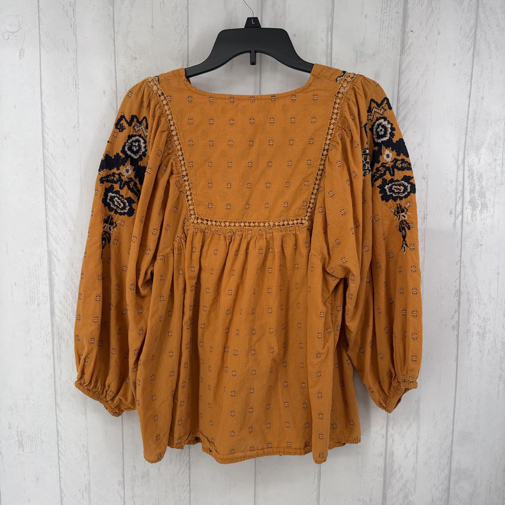 M tie front embroidered l/s top