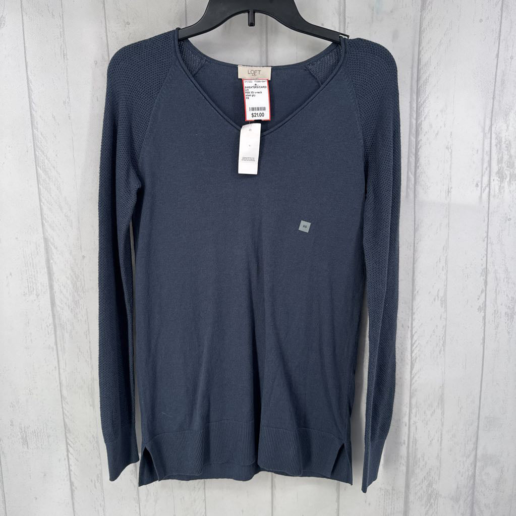 R59 XS v-neck sweeater