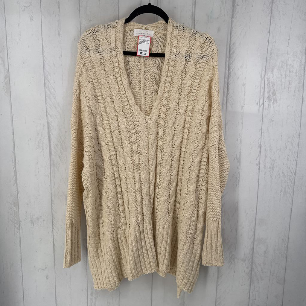 R47 M cable knit v-neck sweater
