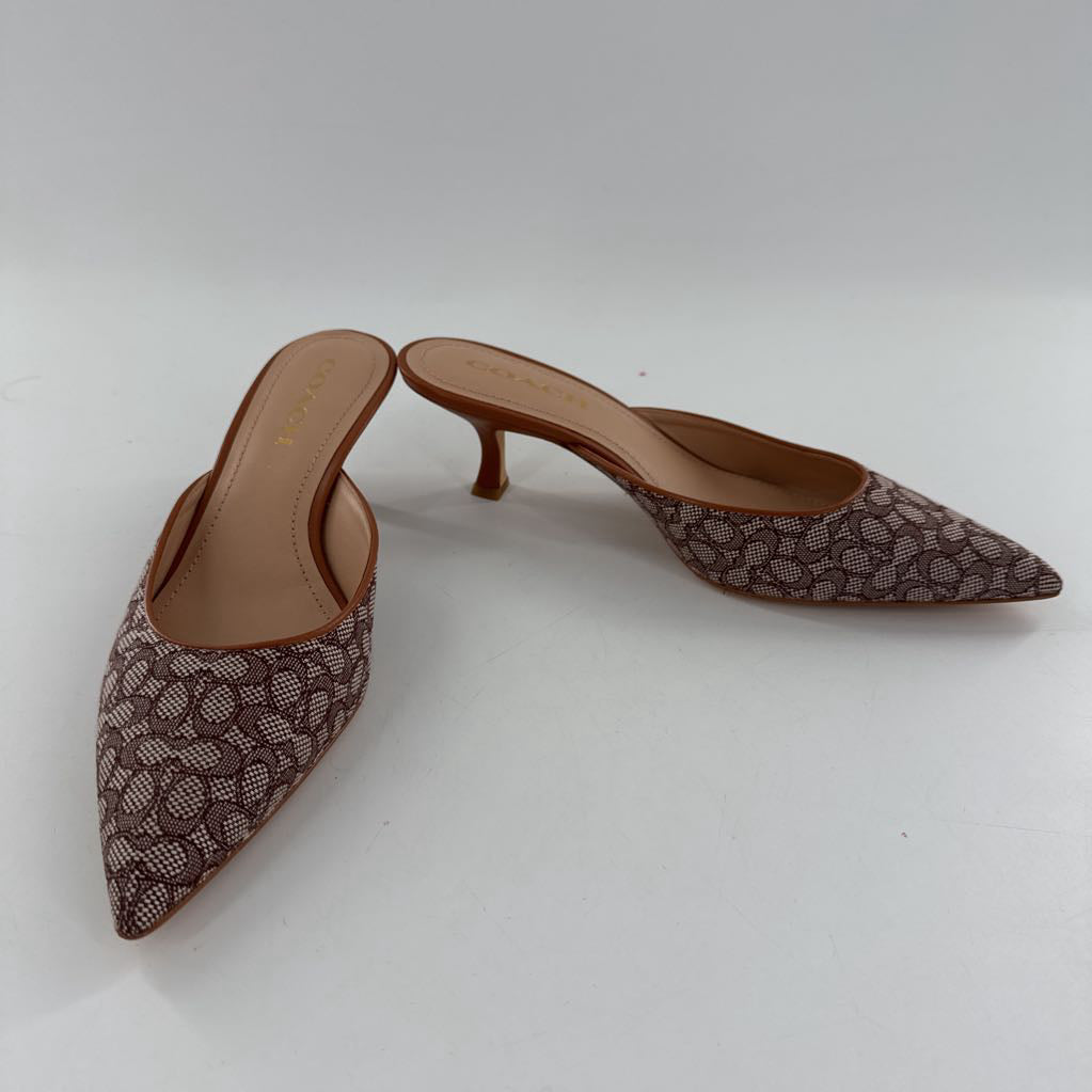 8.5 signature logo kitten heels